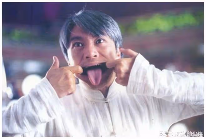 60歲周星馳說會考慮再演戲，曬《食神》劇照，片中拍攝地已毀