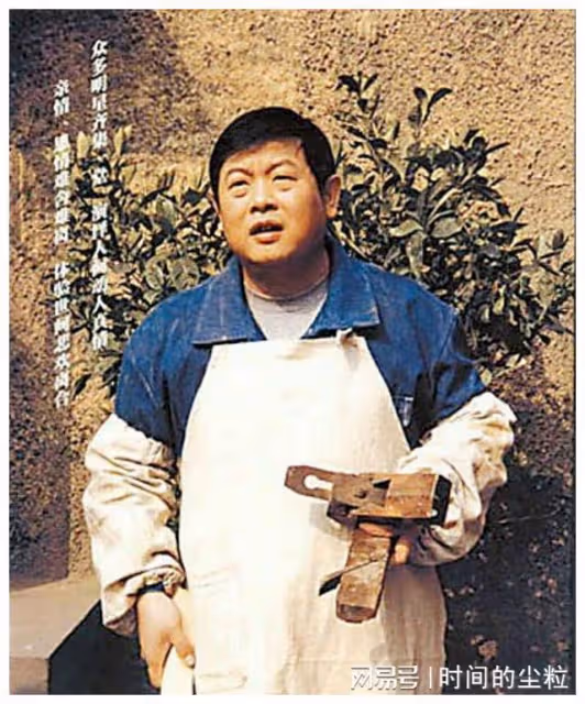 2005年,笑星傅彪離世,葛優承諾為其養兒子,17年過去他是否守諾