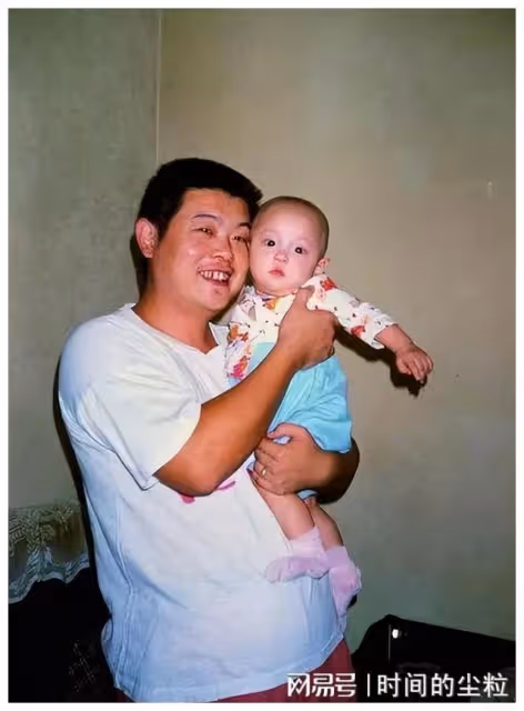 2005年，笑星傅彪離世，葛優承諾為其養兒子，17年過去他是否守諾