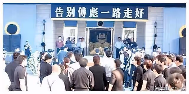 2005年，笑星傅彪離世，葛優承諾為其養兒子，17年過去他是否守諾
