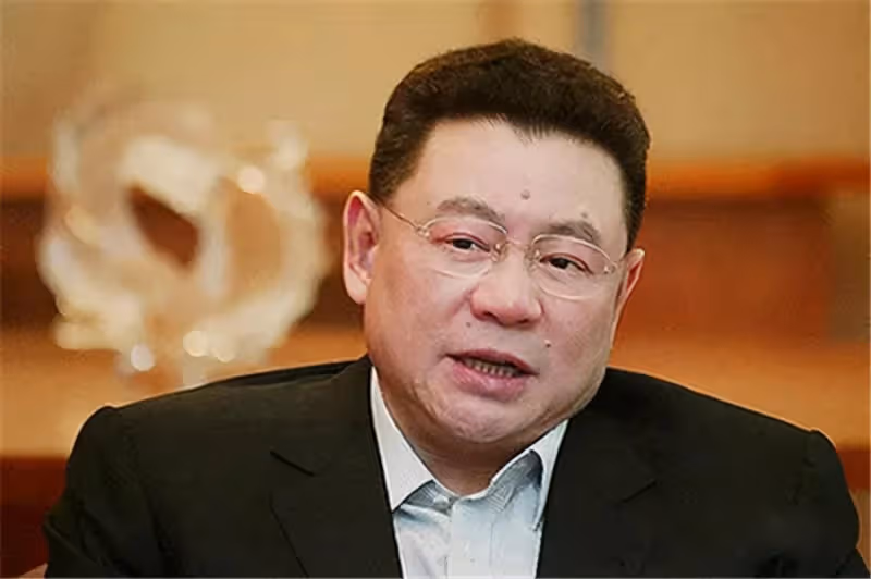 僅用6年成為香港女首富,超過賭王女兒何超瓊,老公比她大29歲