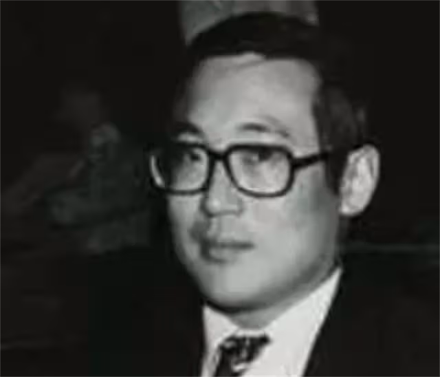 贏了弟弟接手百億家產,卻為嫁小十幾歲男友,40歲還冒險連生兩子