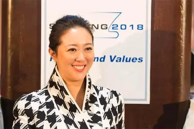 贏了弟弟接手百億家產,卻為嫁小十幾歲男友,40歲還冒險連生兩子