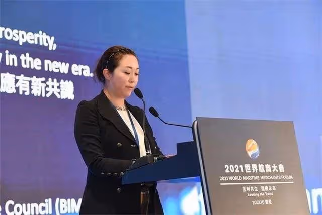 贏了弟弟接手百億家產,卻為嫁小十幾歲男友,40歲還冒險連生兩子