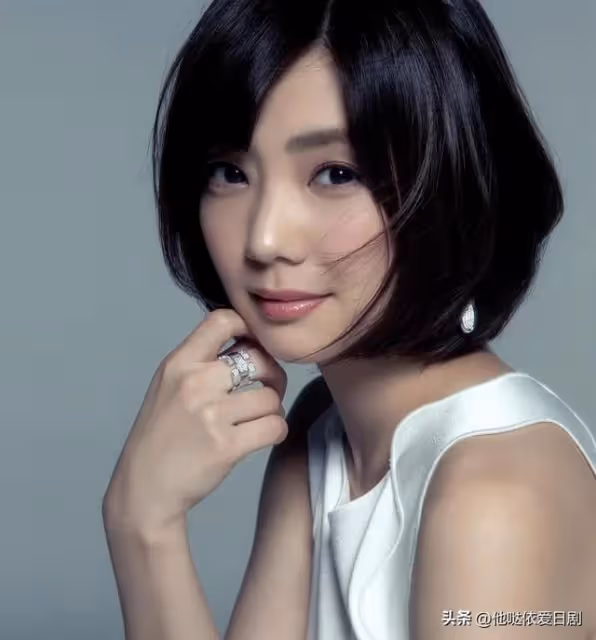 35歲的倉科加奈,依舊是美麗面孔,事業升溫希望感情也可以有突破