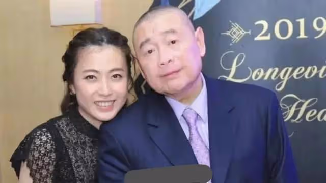 李嘉欣迎社死瞬間？耍夠心機才嫁給許晉亨，劉鑾雄發布會信息量大