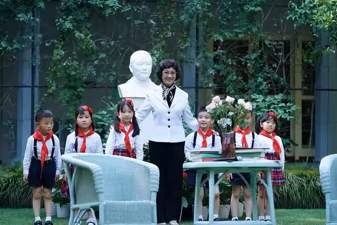 年輕時出國享受，晚年回國養老，這5位明星的如意算盤打得真好
