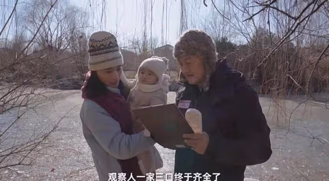 李亞鵬做氣候觀測，親吻女兒臉頰，與海哈金喜煲湯烤紅薯恬淡溫馨