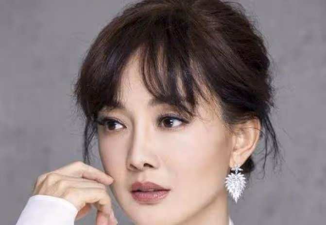 曾8登舞台,被稱為「國民媳婦」的牛莉,這些年消失去哪兒了?