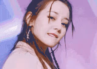 迪麗熱巴悄悄去迪士尼玩!與祝緒丹在打卡地拍照,素顏模樣太真實