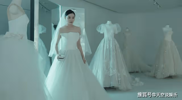 《縱有疾風起》踩著男友上位,再以身相許,爍冰一開始就選錯了婚紗