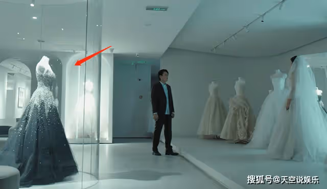 《縱有疾風起》踩著男友上位,再以身相許,爍冰一開始就選錯了婚紗