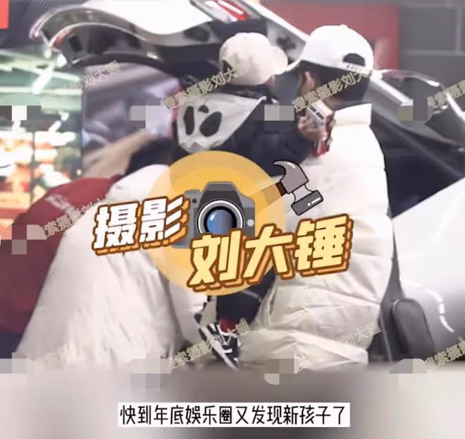 無懼老婆吃醋？甦醒夜會美女，將衣服給對方穿，擁抱告別照顧周到