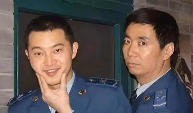 他是國家一級演員,娶大6歲離異女強人為妻,如今57歲生活很幸福