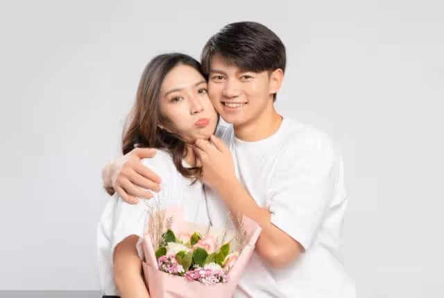 「讓他嘗嘗後悔的滋味」女子給前任一封結婚請柬,毀了自己的婚事