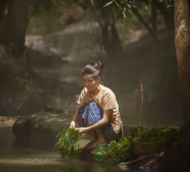 婆婆做飯就腰疼,小姑子洗衣就手疼,女人回娘家半年,毛病全好了