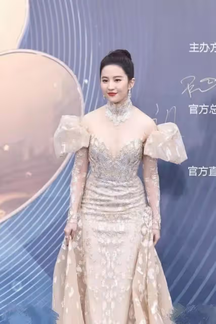 劉亦菲新劇收視率不佳，口碑兩極分化，「仙女」的身材又被嘲了
