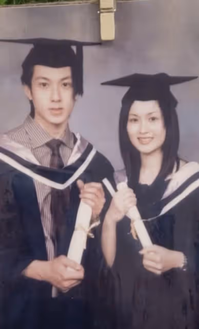 吳尊回汶萊曬豪宅，配有超大泳池和滑滑梯，開跑車帶老婆故地重遊
