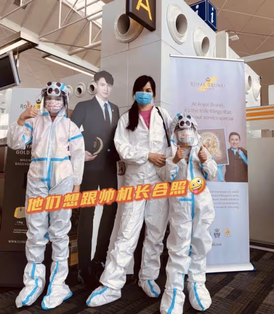 吳尊回汶萊曬豪宅，配有超大泳池和滑滑梯，開跑車帶老婆故地重遊