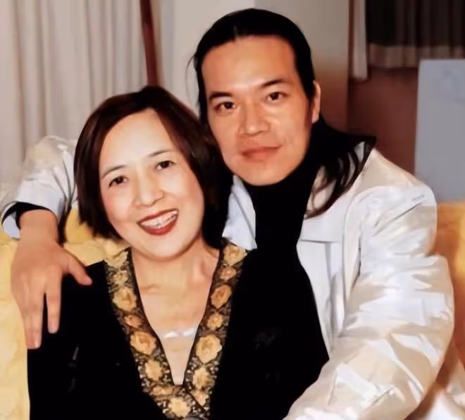 寶詠琴前男友還俗後罕露面!2度抗癌成功精神好,開心慶63歲生日