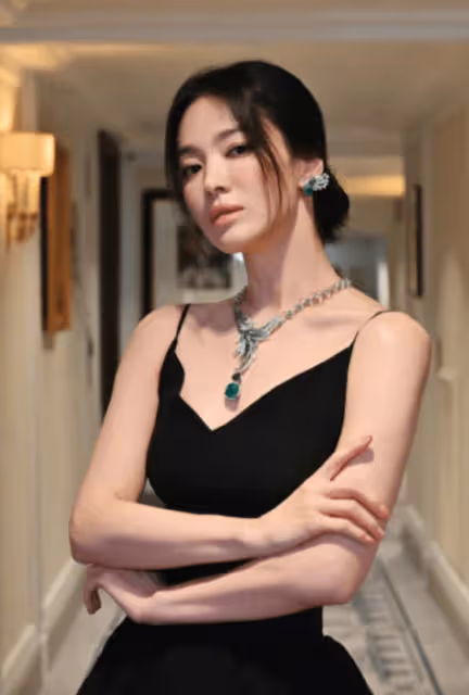 宋慧喬疑似新戀情曝光,與小16歲鮮肉男星談戀愛,韓媒出面闢謠