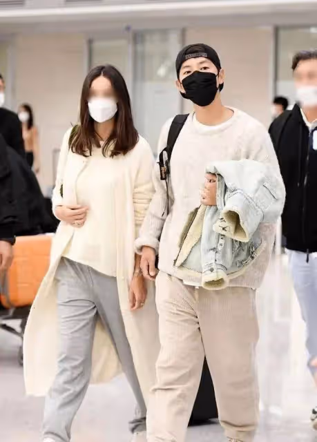 宋慧喬疑似新戀情曝光,與小16歲鮮肉男星談戀愛,韓媒出面闢謠
