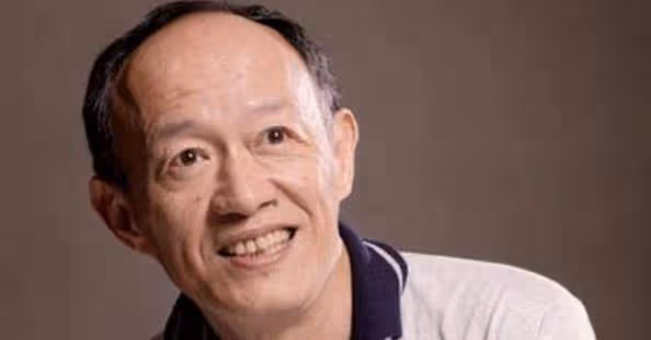 老戲骨金士傑57歲娶22歲嬌妻,60歲得龍鳳胎,如今活成了這般模樣
