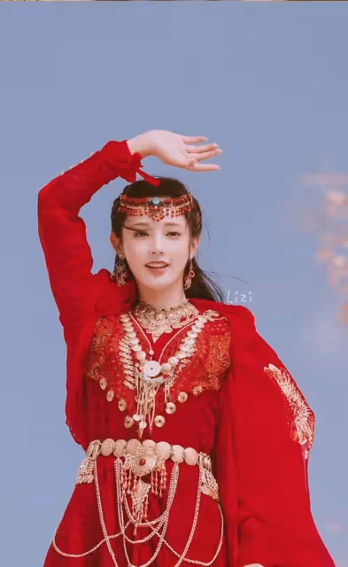 影視劇中漂亮姐姐的微笑，劉詩詩恬靜，楊冪明媚張揚，今夏可愛