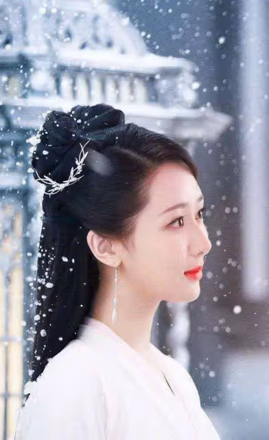 影視劇中漂亮姐姐的微笑，劉詩詩恬靜，楊冪明媚張揚，今夏可愛
