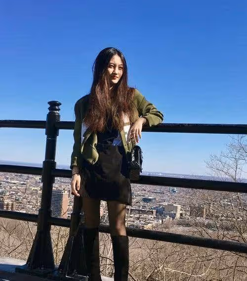 她6歲搭檔成龍上春晚,後因《花千骨》被吐槽長殘,如今顏値逆襲