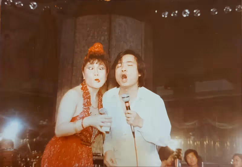 睽違40年重新合體!資深男星「二度中風消失3年」與老搭檔重現歌廳秀 「默契不輸當年」驚人近況曝光