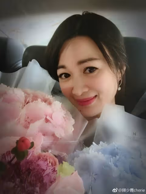 劉德華曾最恨她！玉女紅星「破產失婚住低收入屋」獨養2女　再嫁32億富商「凍齡如少女近照曝」