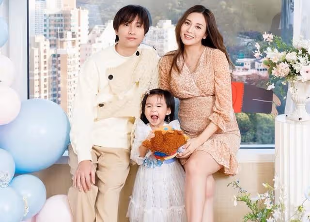 恭喜！香港人氣女星宣布二胎懷子，自曝孕吐嚴重皮膚變差