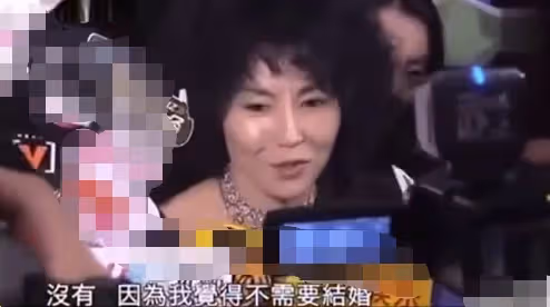 和梁朝偉情纏20年!一代女神「嫁外國人3年就離婚」 如今58歲「暴瘦住貧民區」與狗狗相伴