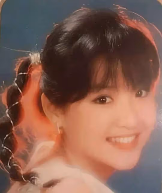 她曾是台灣當紅女星,兩度失婚被稱作萬梓良前妻,今64歲再度出鏡,優雅從容,終於找到自我