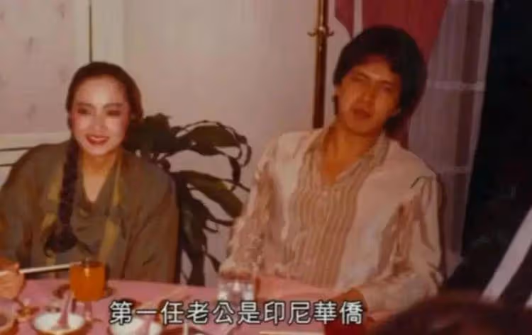 她曾是台灣當紅女星,兩度失婚被稱作萬梓良前妻,今64歲再度出鏡,優雅從容,終於找到自我