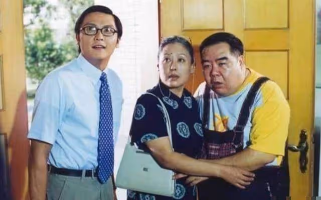 71歲肥貓鄭則仕：住貧民窟十年還清8000萬欠款，妻子患病仍愛心捐款