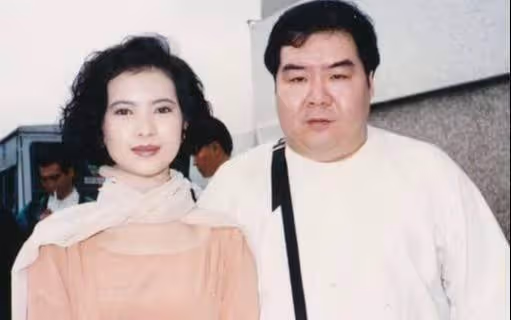 71歲肥貓鄭則仕：住貧民窟十年還清8000萬欠款，妻子患病仍愛心捐款