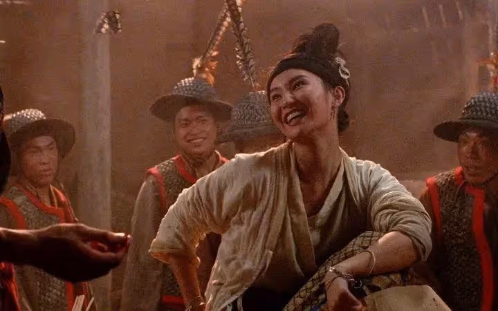 息影18年！58歲張曼玉「近況曝光」　身形乾瘦住貧民區「不婚無子」直言：每天過得很快樂