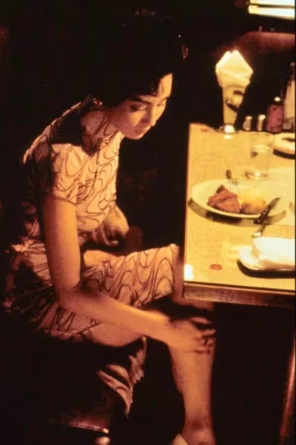 息影18年！58歲張曼玉「近況曝光」　身形乾瘦住貧民區「不婚無子」直言：每天過得很快樂