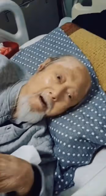 《大花轎》演唱者火風透露母親去世，插管搶救數天卻沒躲過這一劫