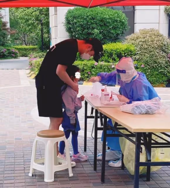 陳赫自曝錄節目時確診新冠，體溫高達39度，自嘲被感染了「吃株」