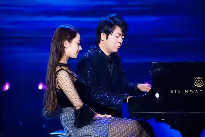 郎朗吉娜新代言泡湯？官方親自解釋，郎朗曬春晚彩排自證清白