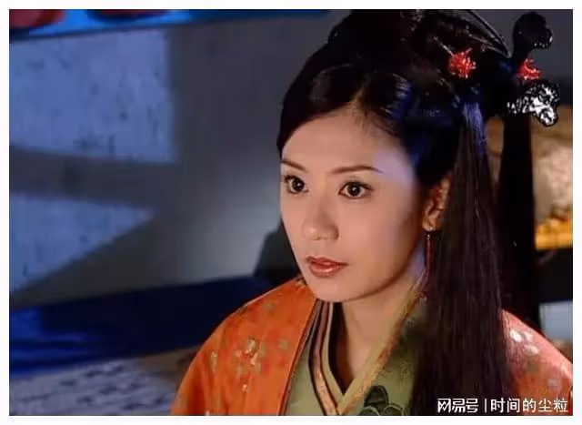 娛樂圈的3位傳奇女星，背後金主徹底曝光，難怪資源一個比一個好