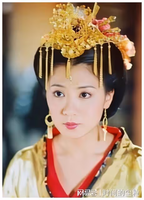 娛樂圈的3位傳奇女星，背後金主徹底曝光，難怪資源一個比一個好