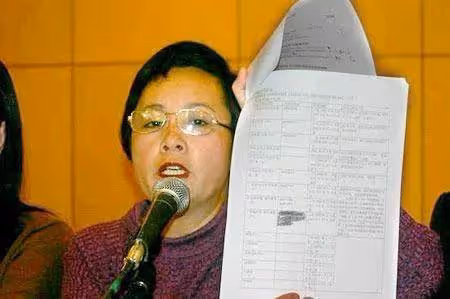 趙忠祥字畫從幾十萬跌到幾百塊,老書法家發話:他就不應該寫字賣