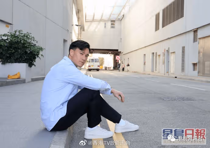 朱敏瀚得黎耀祥教路狂看書提升演技!多謝公司欣賞不抗拒除衫拍戲