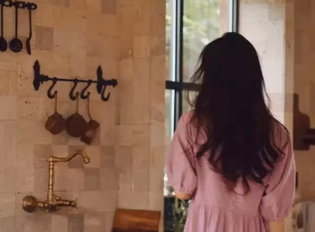 婆婆把40萬的養老房給小兒子,卻哭著讓我們在城裡給她租房養老