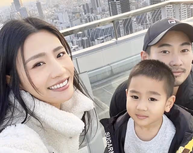 知名港星吐槽老公不給零花錢!被曝婚後不檢點,頻繁出席富豪飯局