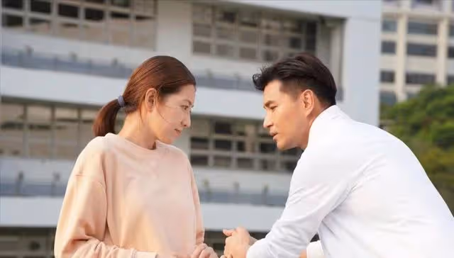 TVB火辣人妻自曝還有大量性感照未分享,近年來頒獎典禮造型驚艷